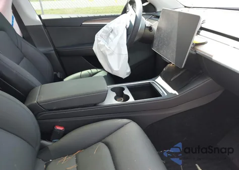 2025 Tesla Model Y Long Range Dual Motor All-Wheel Drive from USA, damaged, VIN 7SAYGDEE9SA359782